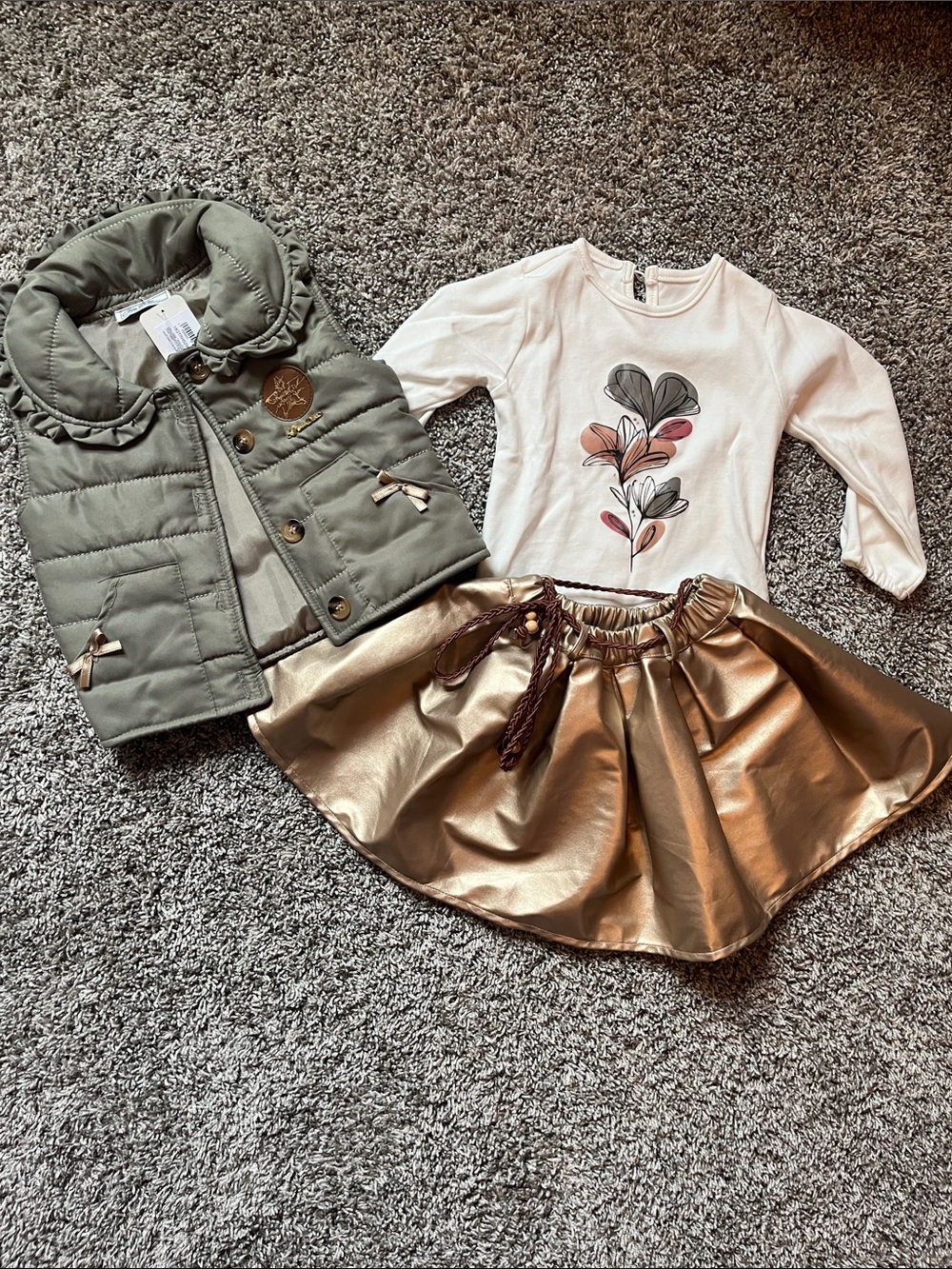 NWT. 18-24 month Girls Metallic Gold Skirt, Top & Puffer Vest Set